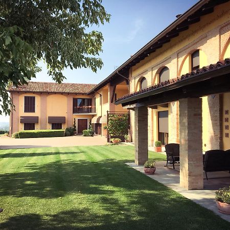 Cascina Cortine Bed & Breakfast Guarene Exterior photo
