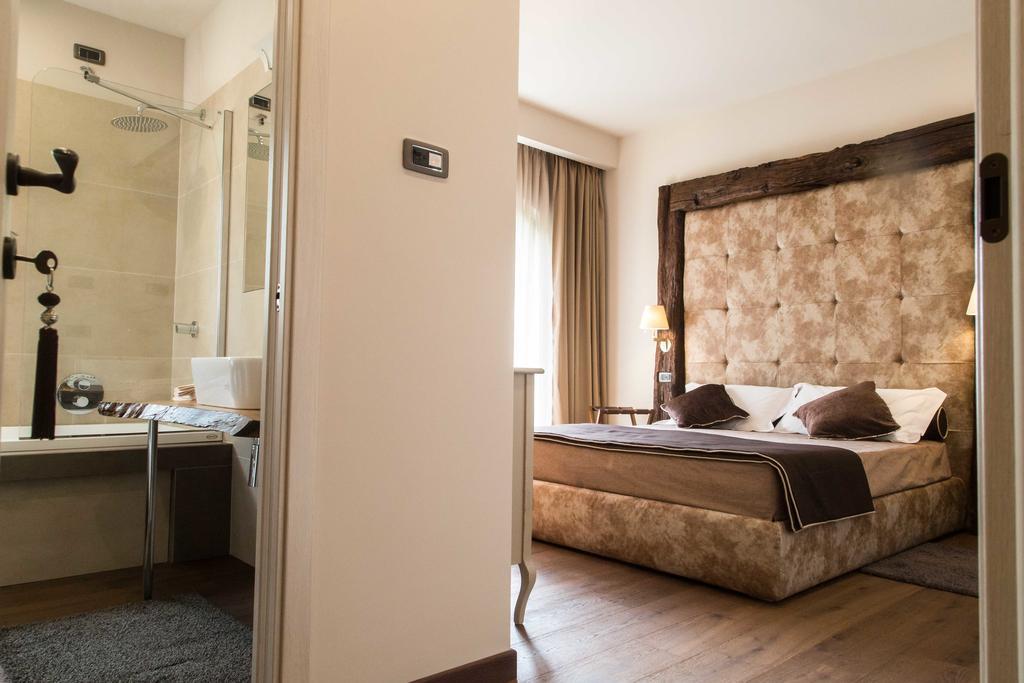 Cascina Cortine Bed & Breakfast Guarene Room photo
