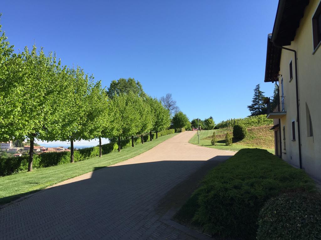 Cascina Cortine Bed & Breakfast Guarene Exterior photo